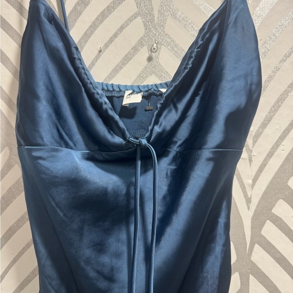 Princess Polly Blue Maxi Special Occasion Dress with Elegant Sheen - Picture 7 of 11